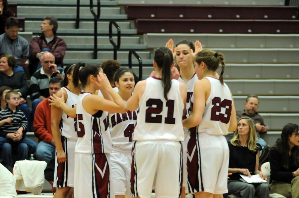 The Harvard women’s basketball team will seek  to win the Ivy League title with seasoned veterans from last year’s second-place squad.