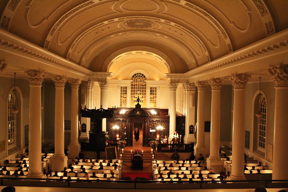 Students and community members attend the Compline in Appleton Chapel in Memorial Church in remembrance of Reverend Peter J. Gomes.