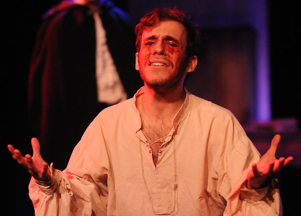 Eli E. Kahn ’13 plays Oedipus during the The Harvard Classical Club's performance of "Oedipus Rex"