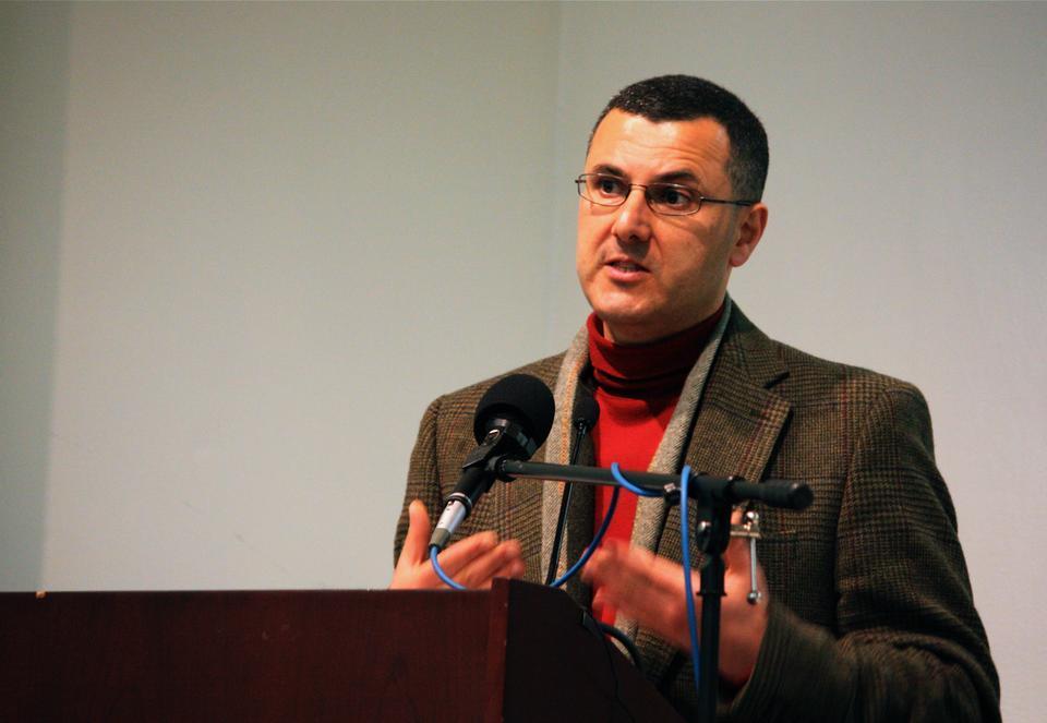 Omar Barghouti speaks on the global stuggle for the rights of people in Palestine yesterday. The talk was followed by a moderated question-and-answer discussion with Dr. Alice Rothchild of the Harvard Medical School.