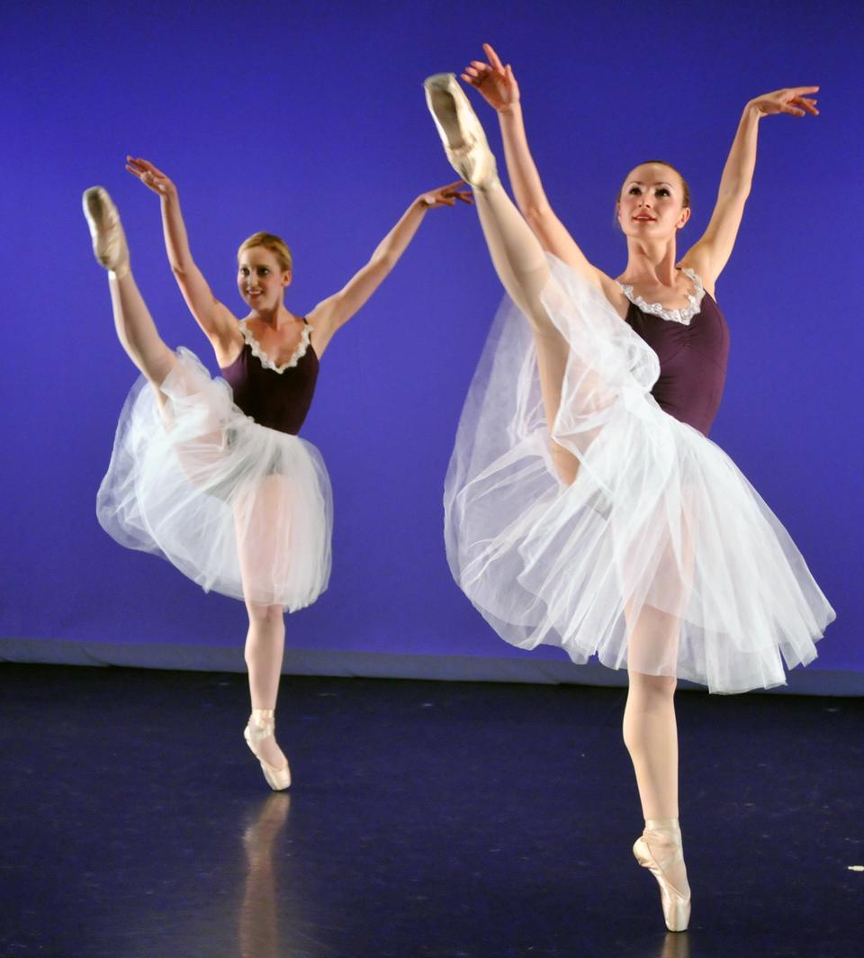Samantha C. Cohen ‘12, an inactive Crimson arts editor and Rebecca Walker dance during Contours features original choreography by Boyko Dossev,  Larissa Koch ‘08-’09, and works by emerging student choreographers.