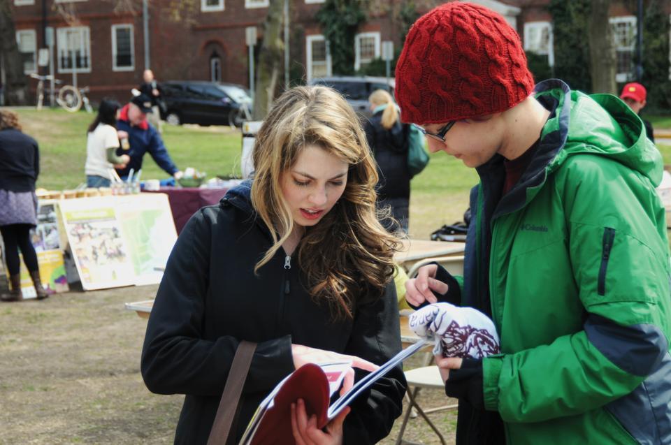 An admitted student of Harvard’s Class of 2015 asks her undergraduate host a question during Visitas, Harvard College’s preview weekend for admitted students.