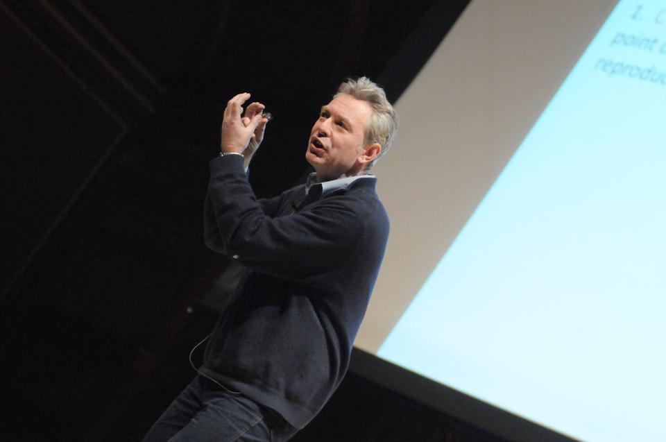 FEBRUARY 2010: OEB Professor Andrew Berry delivers a lecture at the first-ever Harvard Thinks Big.