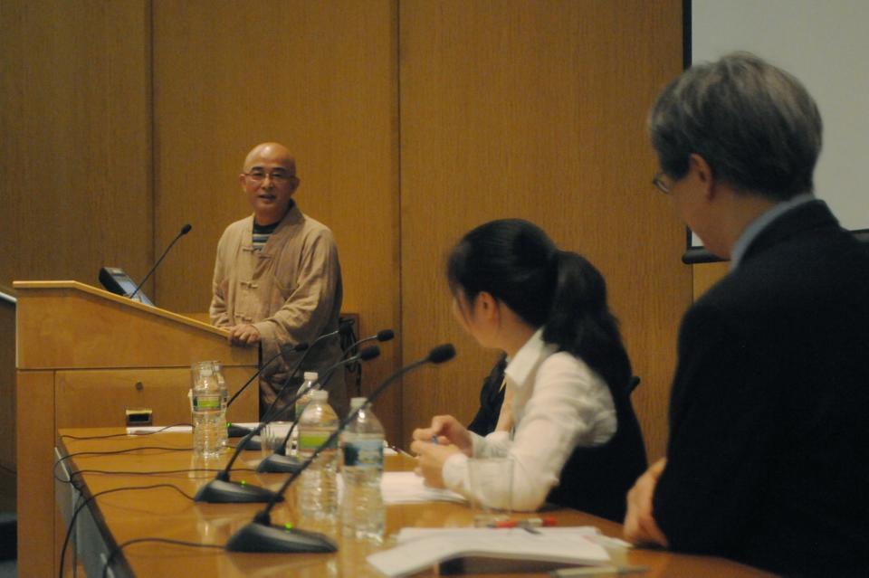 Chinese writer and political dissident Liao Yiwu addresses Professor Merle Goldman, College Fellow Jie Li and Professor David Der-Wei Wang during a discussion yesterday at the Center for Government and International Studies.