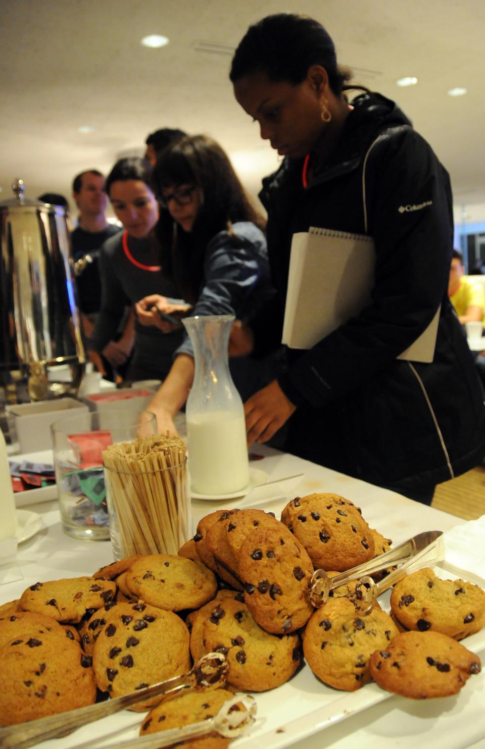 Students enjoy free cookies, Pinkberry, Chipotle and other snacks at the Museum of Fine Arts College Night as a break to the art exhibitions. 