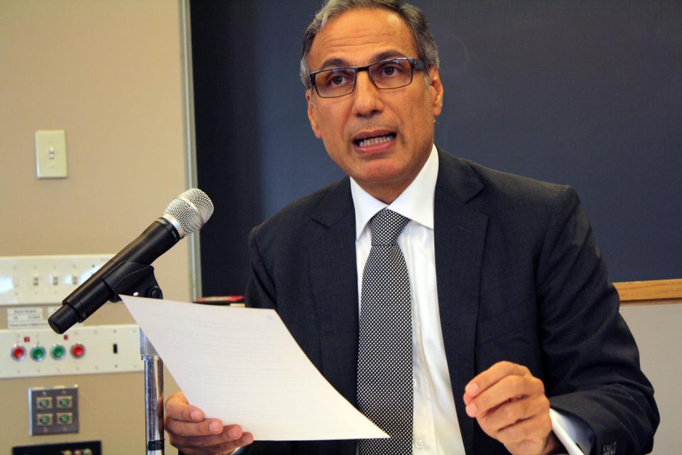 Raed H. Charafeddine, First Vice-Governor of the Banque du Liban, Lebanon’s Central Bank, appeared at the Kennedy School's Bell Hall on Thursday to discuss the impact of the Arab Spring on worldwide economics.