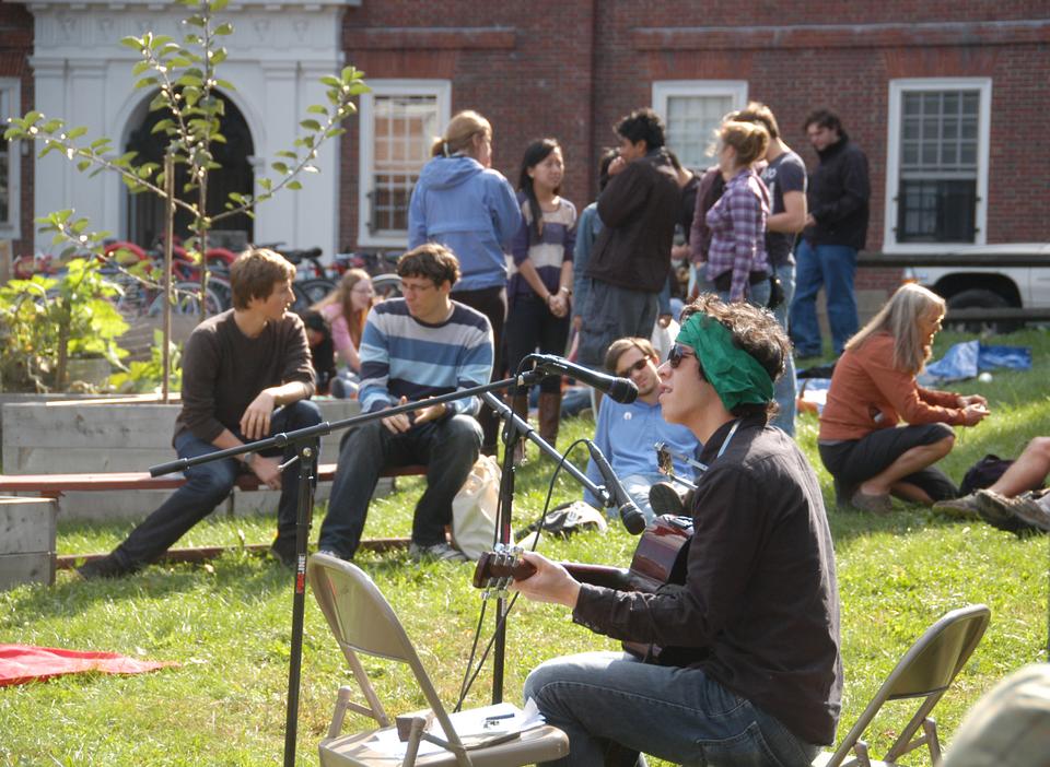 The 2nd annual Harvest Festival is held Saturday afternoon in the Harvard Community Garden by Lowell. The festival featured performances, fresh squeezed apple juice, and sunshine.