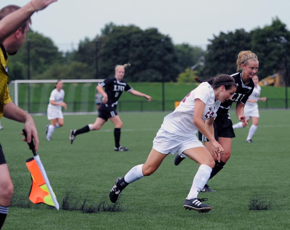 Elizabeth Wiseman #24, Women's Soccer