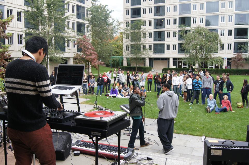 A crowd gathers in Leverett court yard as the Battle of the Bands begins. 