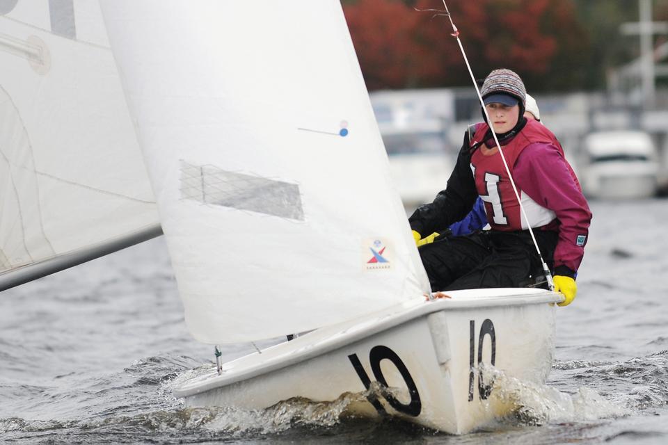 Senior Caroline Lowe and the Harvard women’s sailing team earned 14th place in both the A and B divisions of the Victorian Urn this weekend. 