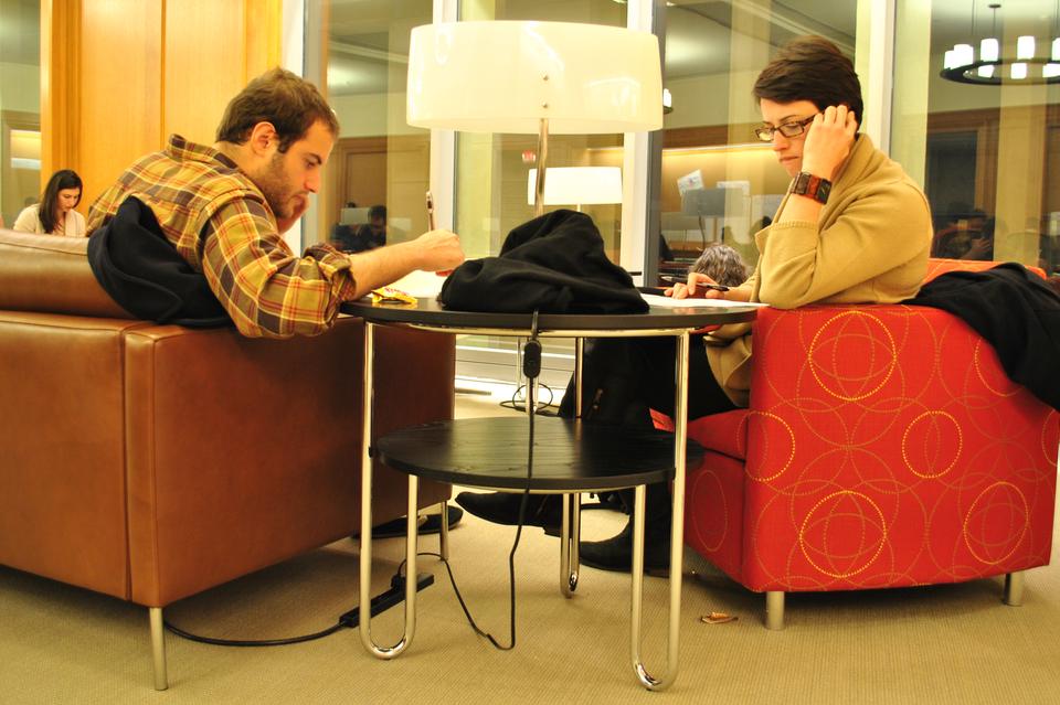 Harvard Law School student-volunteers call registered Massachusetts voters from the Casperson Student Lounge on Sunday night in support of Elizabeth Warren, HLS professor, in her campaign for US Senate.