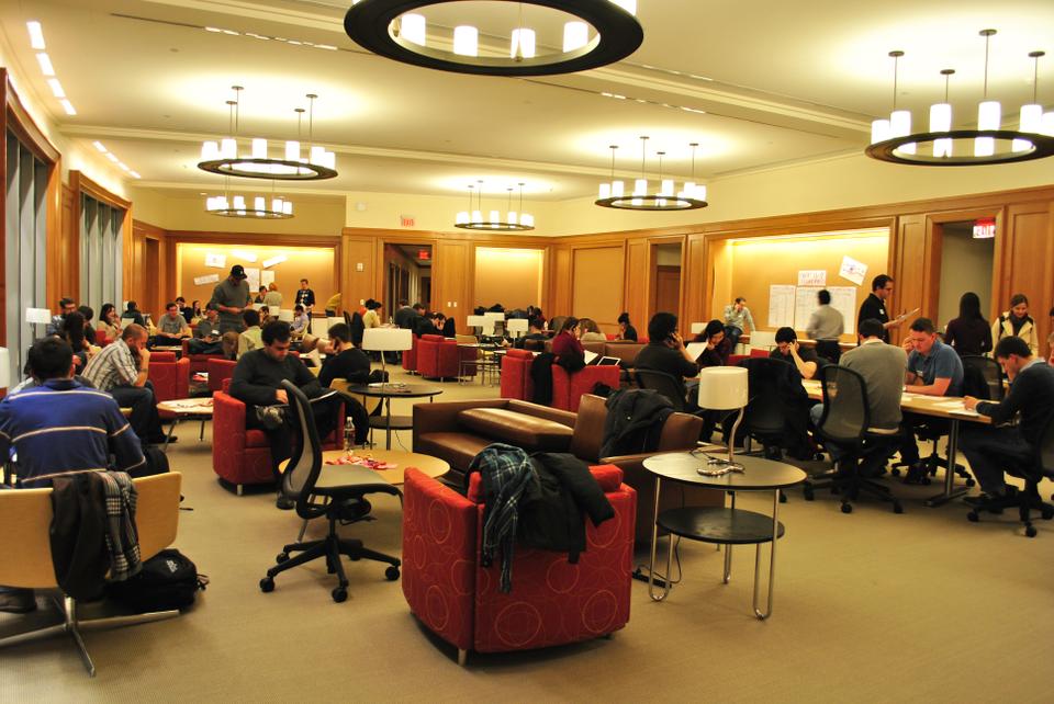 Harvard Law School student-volunteers call registered Massachusetts voters from the Casperson Student Lounge on Sunday night in support of Elizabeth Warren, HLS professor, in her campaign for US Senate.
