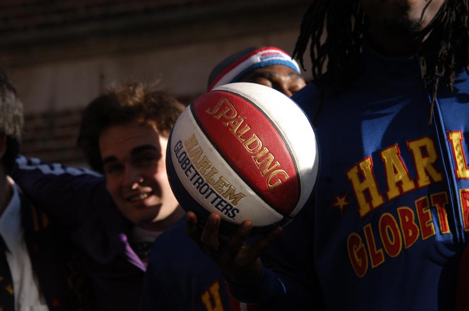 The Harlem Globetrotters faced the Lampoon, a semi-secret Sorrento Square social organization that used to occasionally publish a so-called humor magazine.
