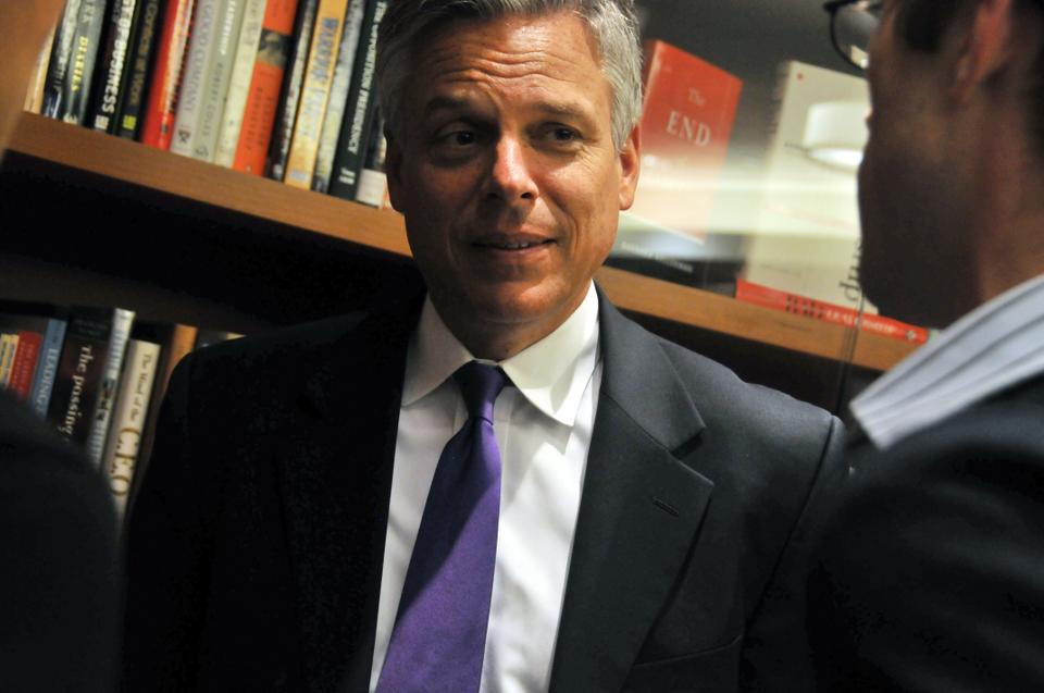 Former Republican Presidential candidate and U.S. Ambassador to China Jon Huntsman Jr. speaks with Harvard Kennedy School students on Thursday afternoon. Huntsman, who held an informal talk with about thirty HKS students, lamented the current position of the Republican Party and spoke of the world's need to fill its "leadership void."