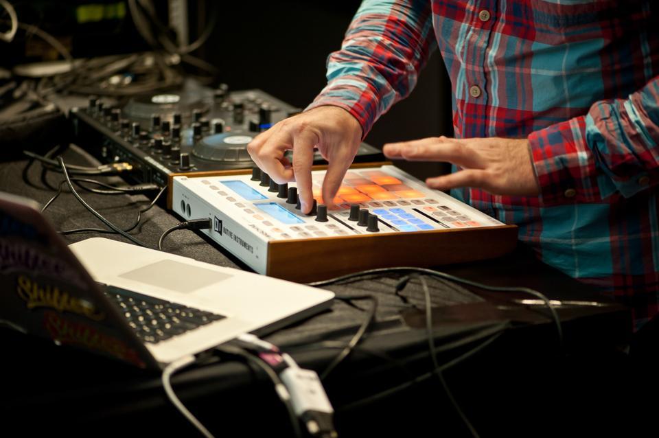 DJ Shiftee aka Samuel Morris Zornow ‘08 and Daniel Freeman (’97) returned to campus to give instruction on electronic music and DJ fundamentals in the Science Center.  