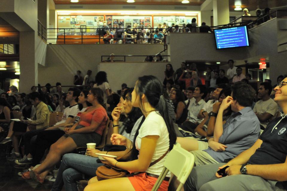 The JFK Jr. Forum at the Institute of Politics was packed with students, especially freshmen, who gathered there to watch President Obama’s speech at the Democratic National Convention. 