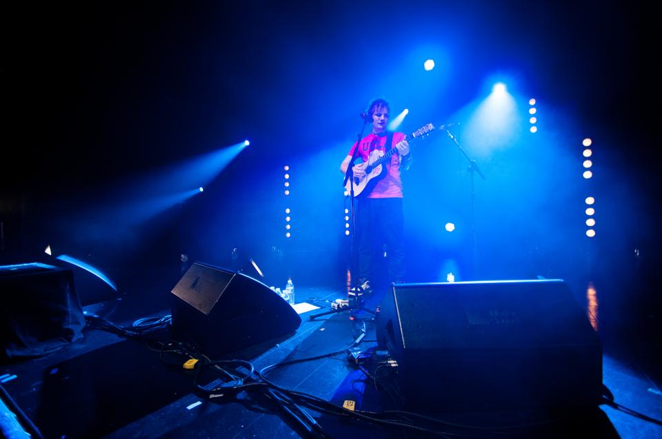 Ed Sheeran performed in the House of Blues Boston on September 19th. Performing without supporting musicians, Sheeran used the looping pedal extensively both for backing beats and layering vocals. 