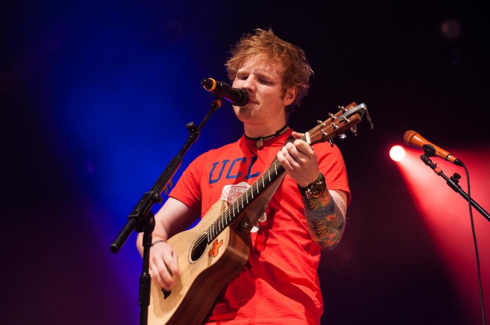 Ed Sheeran performed in the House of Blues Boston on September 19th. Performing without supporting musicians, Sheeran used the looping pedal extensively both for backing beats and layering vocals. 