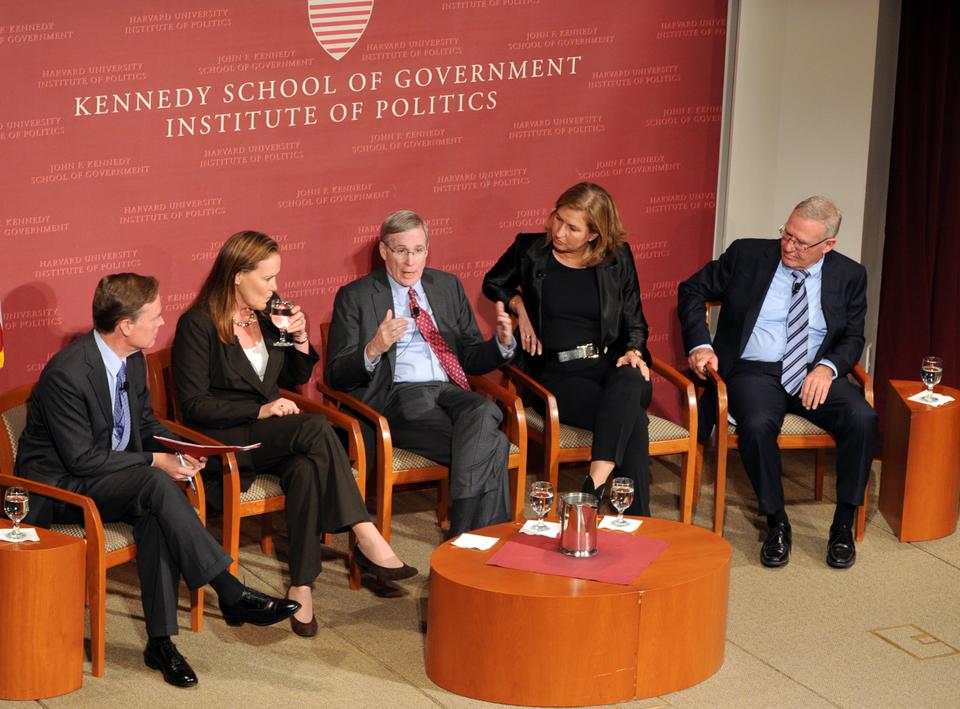 Michéle Flournoy, Stephen Hadley, and Tziporah Livni discuss the stability of United States-Israeli relations. Hadley asserts that the relationship is grounded in support from both parties. 