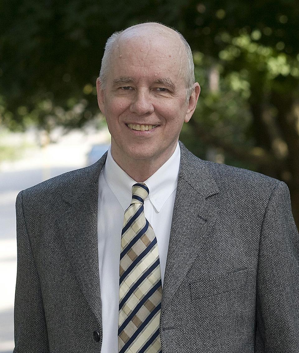 Long-time Harvard Business School professor Thomas K. McCraw Sr. died in Cambridge, Mass. on Saturday, Nov. 3. McCraw, a Pulitzer Prize-winning author, is remembered at HBS for strengthening the business history program.