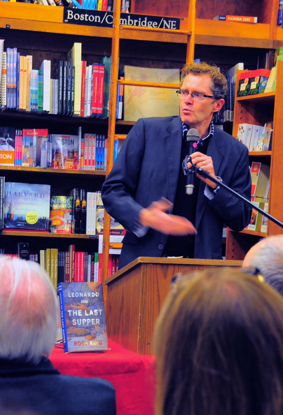 Historian Ross King discusses his new book, Leonardo and the Last Supper, at the Harvard Bookstore on Monday. In his compelling new book, Ross King explores how, amid war and the political and religious turmoil around him, and beset by his own insecurities and frustrations.