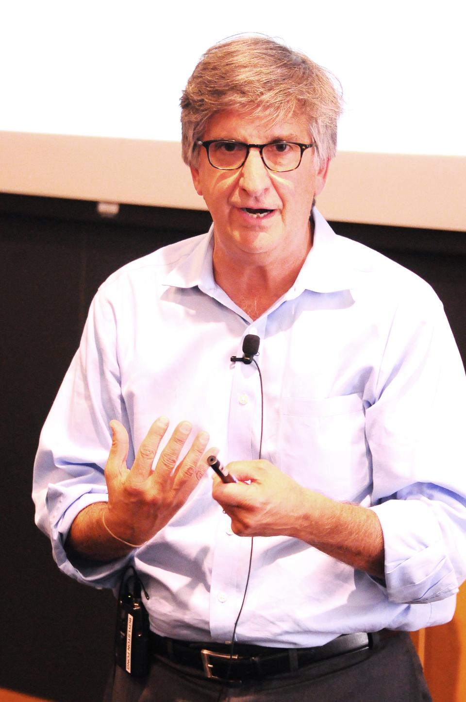 Pat Levitt speaks about the development of complex social behaviors in humans and other animals. Levitt, of the University of Southern California, lectured Tuesday afternoon in Fong Auditorium.