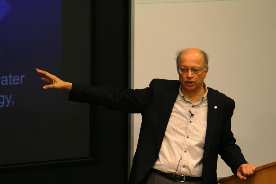 Ashok Gadgil talks about high-impact; low cost solutions to help the world's bottom 2 billion people. The talk was a part of The Future of Diplomacy Project.