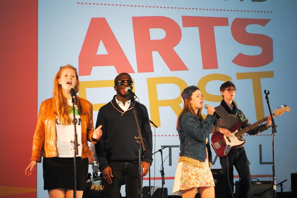 The Nostalgics play Motown favorites and original songs before the public and student body. Comprised of Harvard undergraduates, the band performed in the newly-opened Plaza during Harvards' Arts First week. 