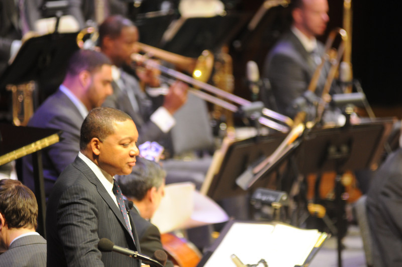 Marsalis speaks in Sanders Theatre