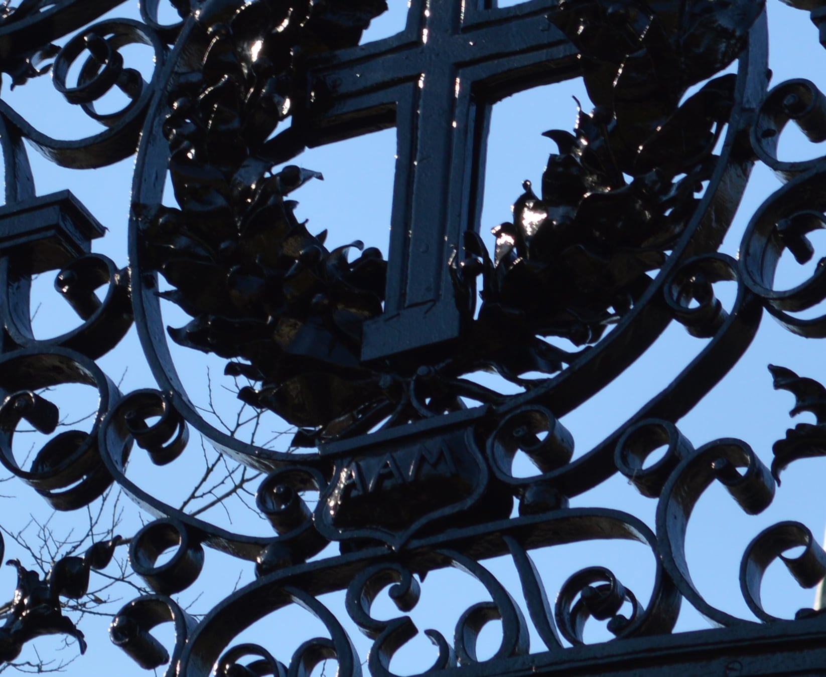 Johnston Gate with the "AAM" initials, designed by Charles McKim. 