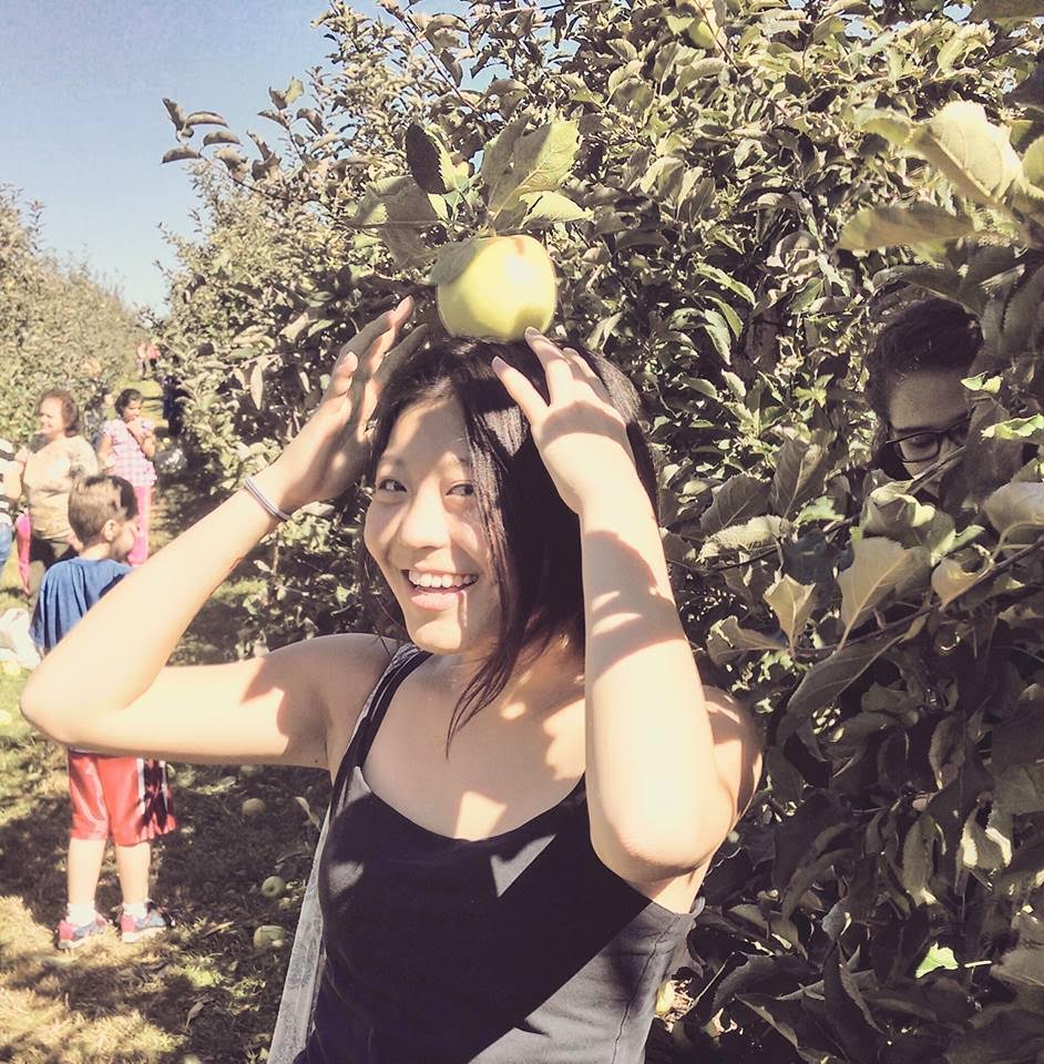 If you're going to go apple picking, you have to take *aesthetically pleasing* pictures of your friends. 