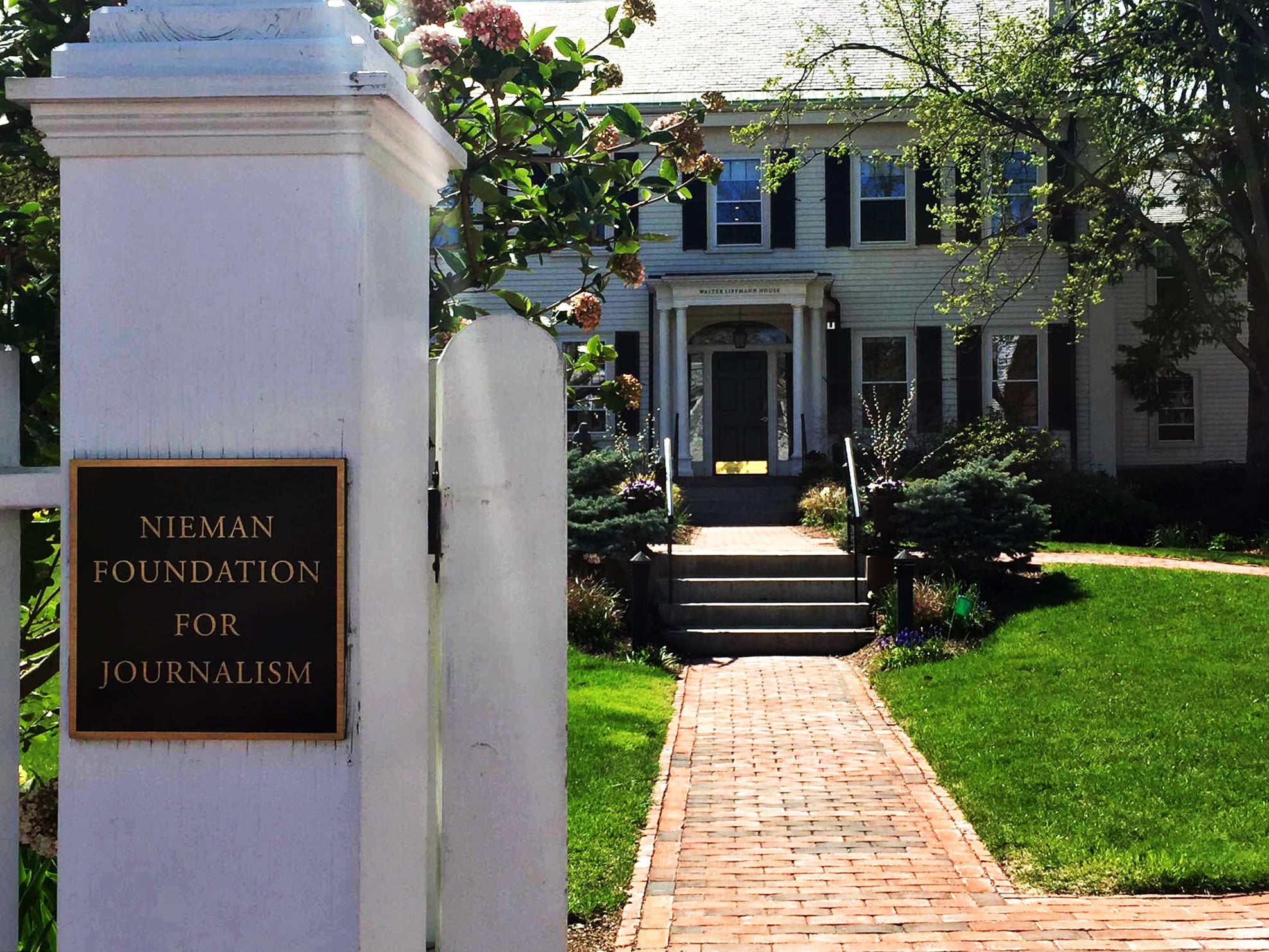 The Nieman Foundation announced on Tuesday that 24 journalists, ranging from reporters, filmmakers, and news executives, have been admitted to the Nieman Fellows’ class of 2017.
