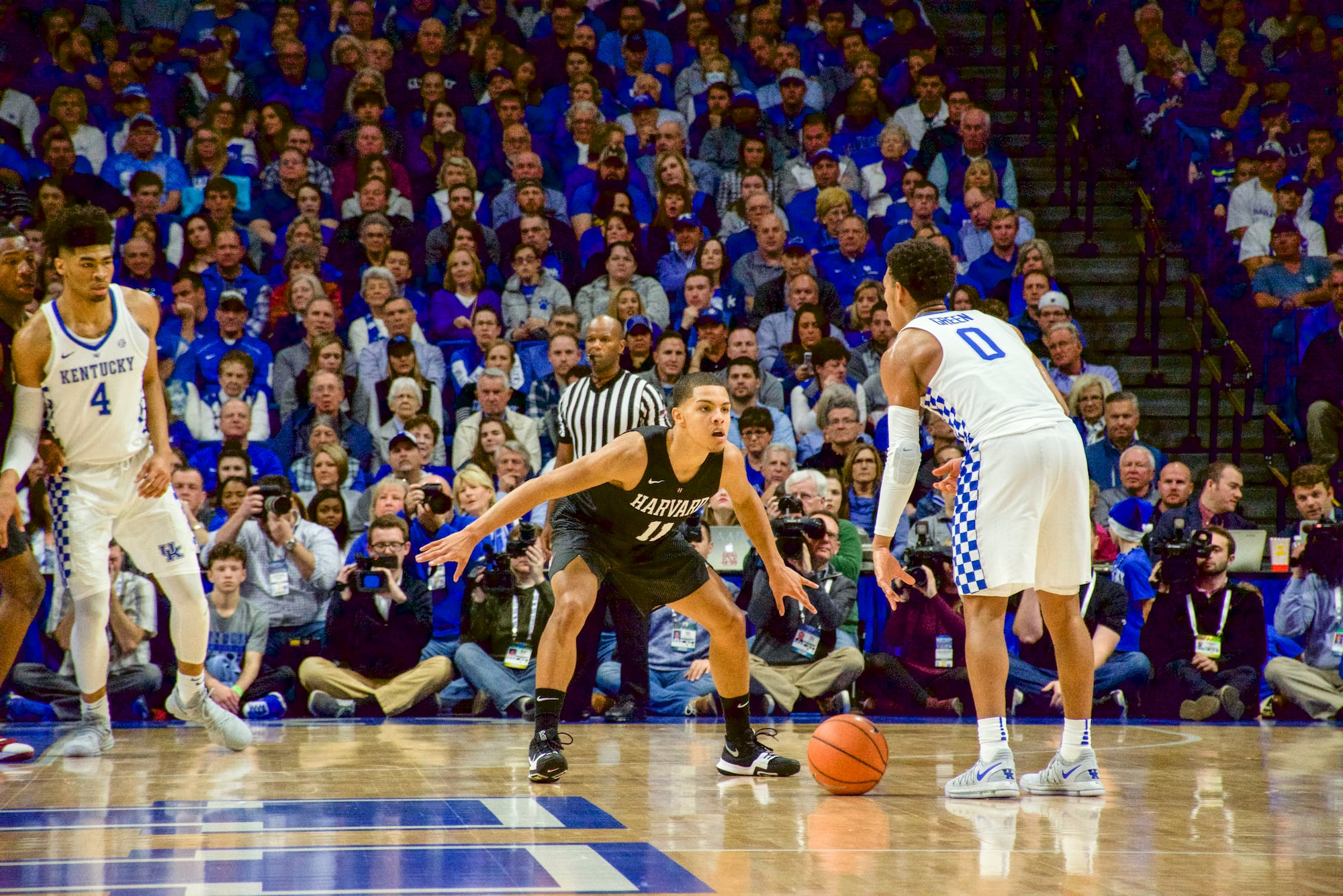 Sophomore guard Bryce Aiken steps up on defense against Kentucky earlier this season. The sophomore had offers from top tier programs including Miami, Seton Hall, and Auburn. 