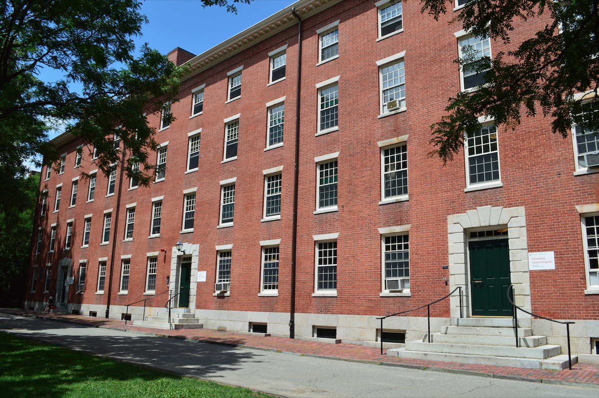 Freshmen living in Holworthy Hall reported laptops and wallets were stolen from their common room early Wednesday morning.