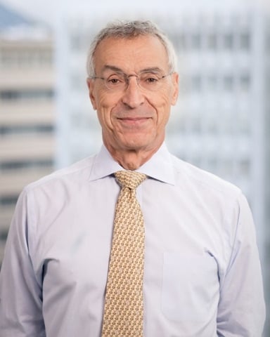 Former Solicitor General and Harvard Overseer Seth P. Waxman ’73 brings extensive litigation experience to the lawsuit between Harvard and Students for Fair Admissions — Waxman has argued over 65 cases before the U.S. Supreme Court.