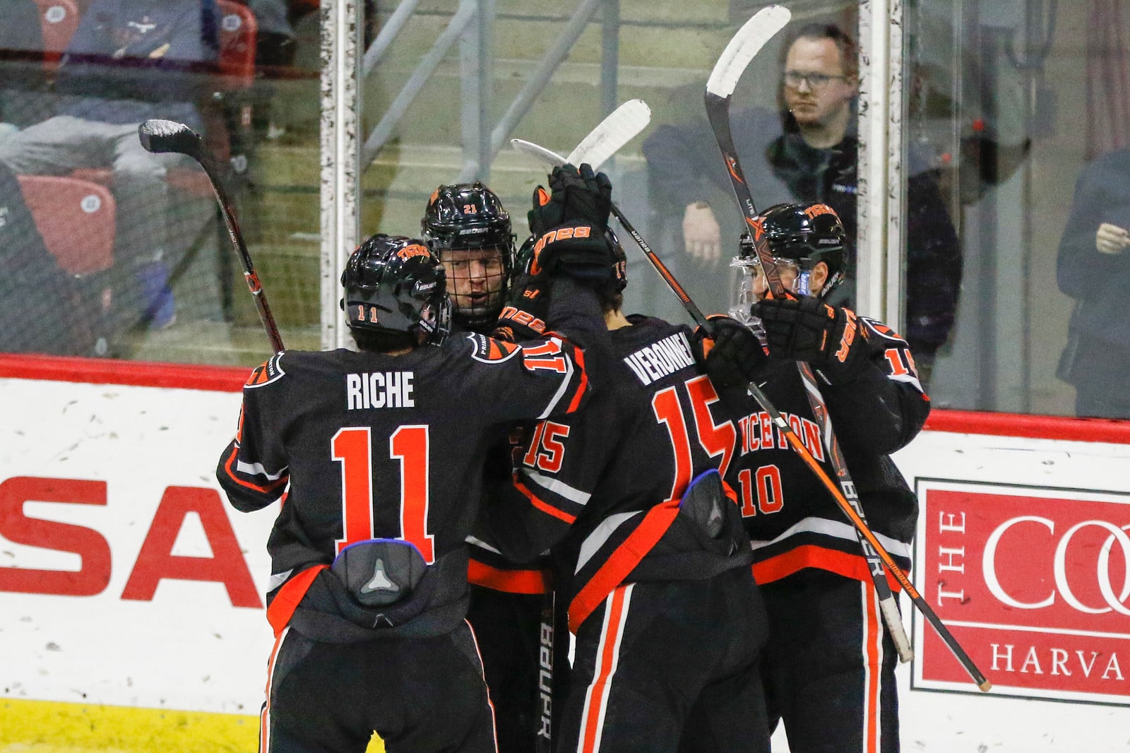 The Tigers' go-ahead goal early in the third period sealed the victory for the home team.