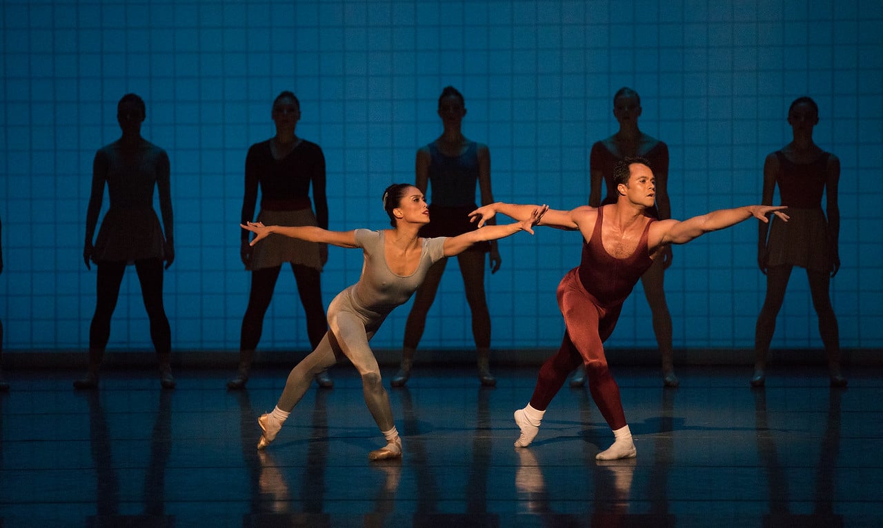 Lia Cirio and Paulo Arrais in Robbins’s “Glass Pieces.”