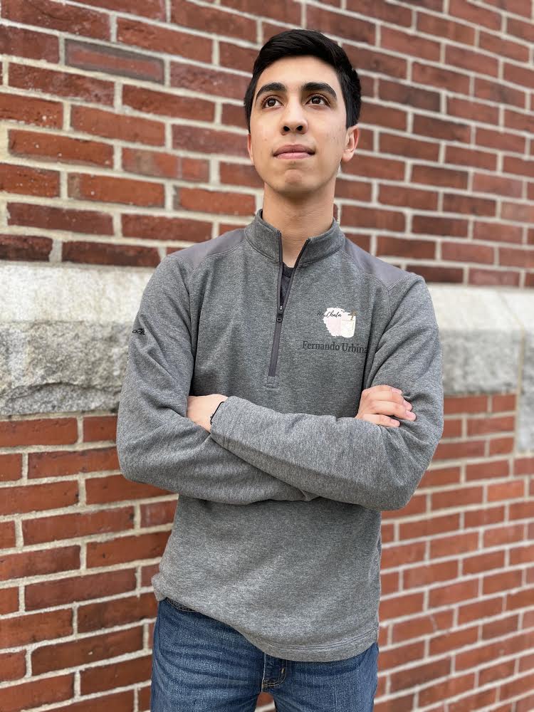 Fernando Urbina '22 is the founder of MixChata, a company that hopes to make horchatas, a traditional Mexican beverage, widely available.