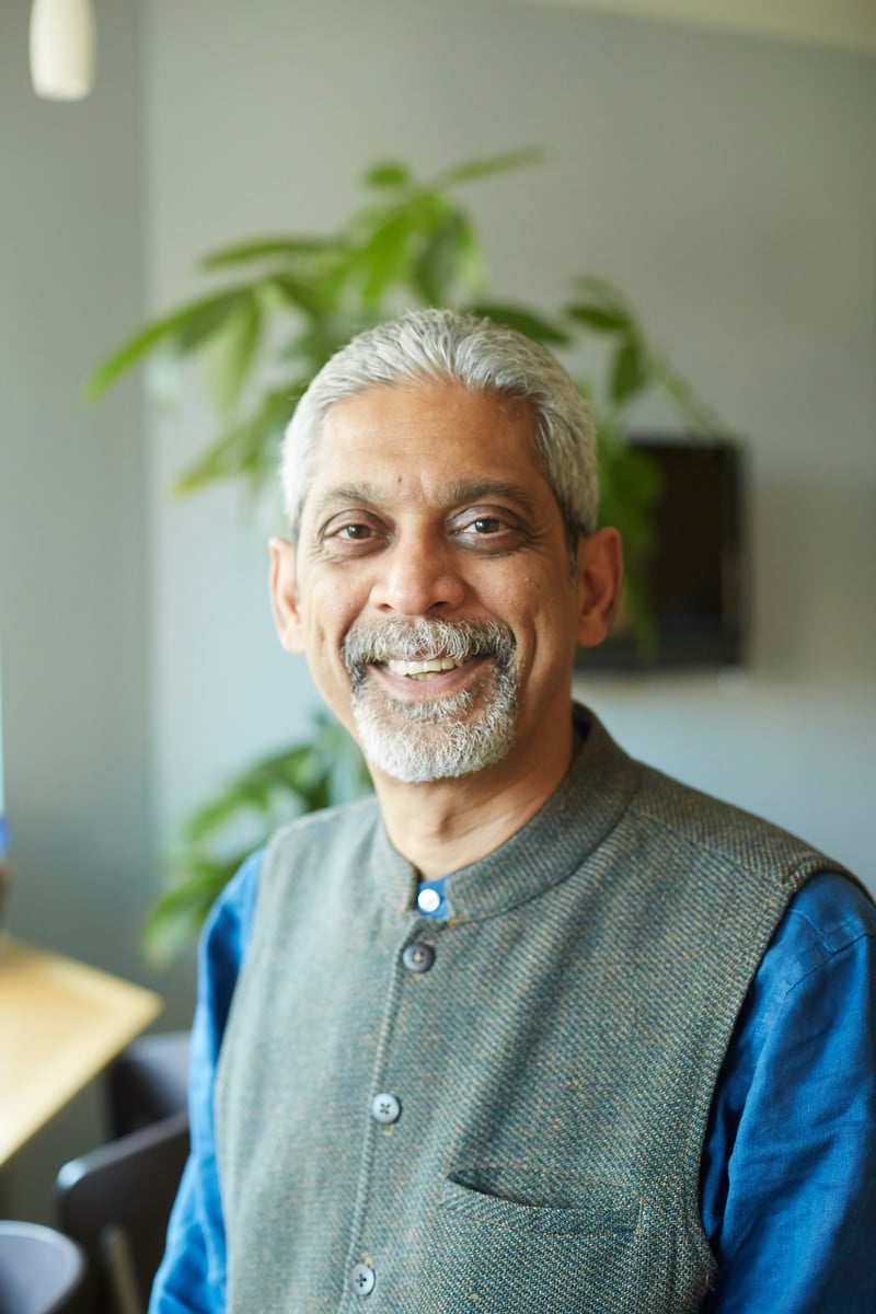 Vikram H. Patel, a professor in the Department of Global Health and Social Medicine at HMS, has started an initiative to make mental health resources more accessible.