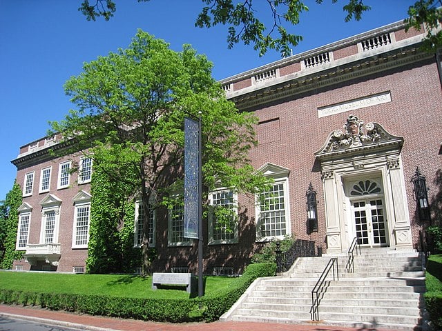 The Harvard Art Museums on Quincy St.