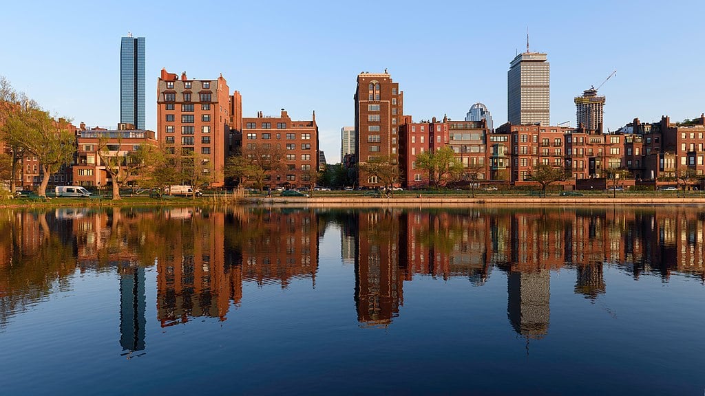 Capturing a slice of Bostonian life in only one hundred words is a difficult task, but “Boston in 100 Words” contestants boldly embrace the challenge.