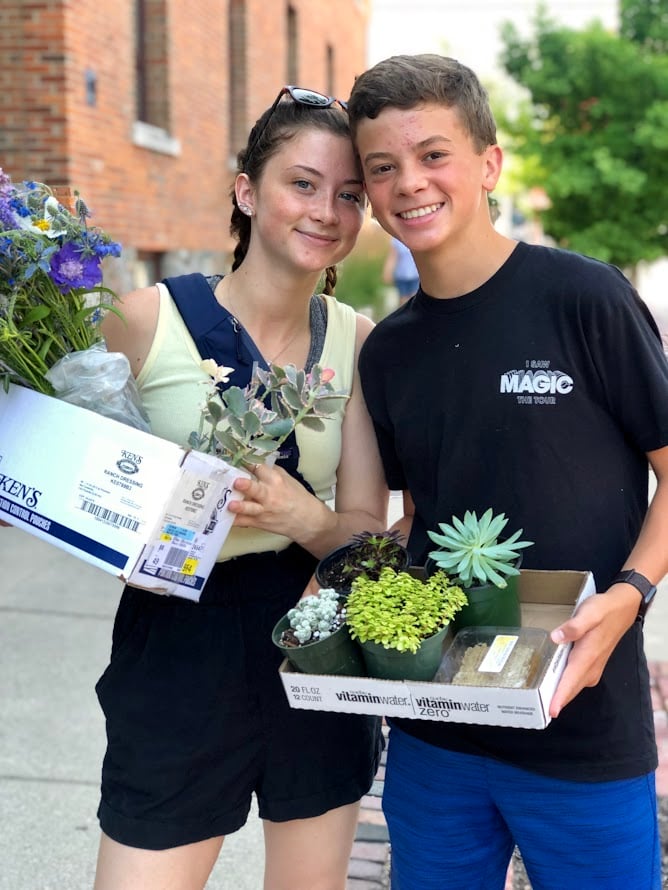 Luke T. Balstad ’25 and his sister, Sydney.