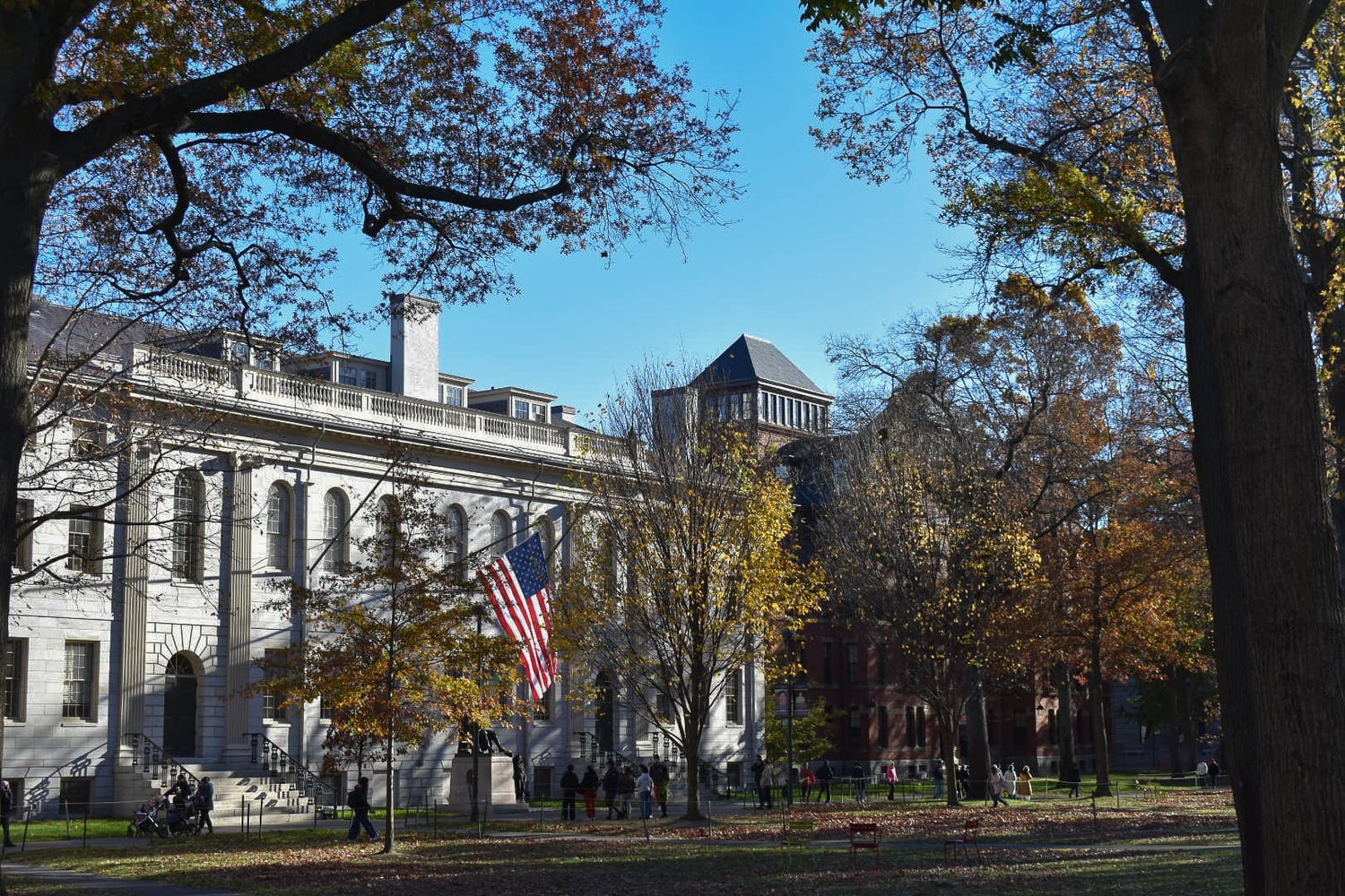 University Hall is home to the offices of the Faculty of Arts and Sciences dean and divisonal deans.